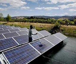 Yüzen güneş enerjisi panelleri